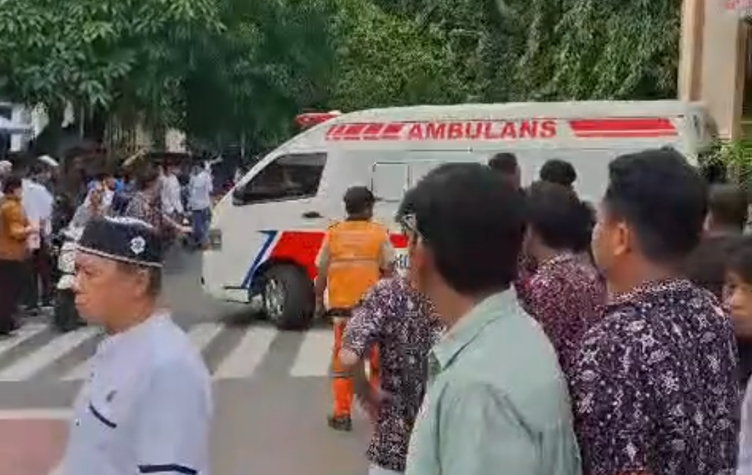 BREAKING NEWS: Ledakan Beruntun Gegerkan SMA Negeri 72 Jakarta!