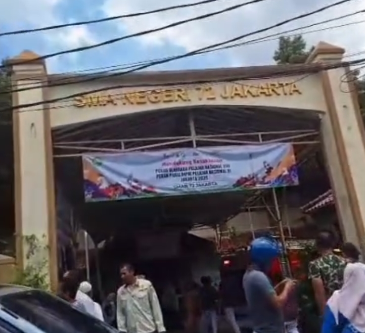 Kapolda Metro Jaya Jenguk Korban Ledakan SMA Negeri 72 Jakarta, 54 Orang Terluka